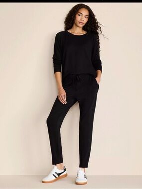 Lou & Grey Signature Drawstring Jogger Pants